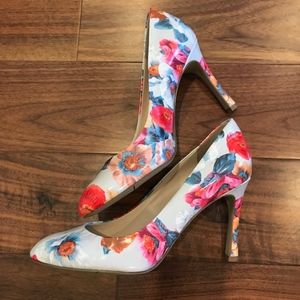 Nine West Drusilla 3.75" heel fabulous floral pump